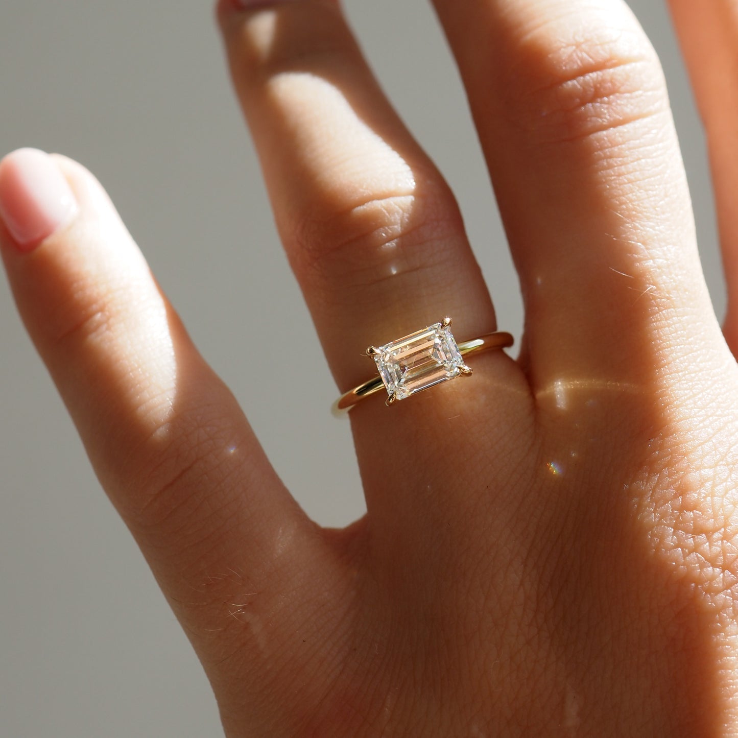 Stunning 1 CT Emerald Moissanite Engagement Ring with Solitaire Design 1